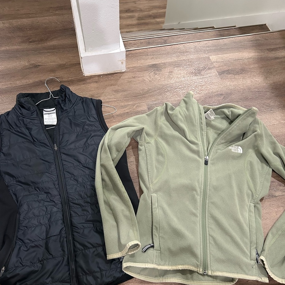 The North Face Green running Jacket and New Balance Black running vest size sm